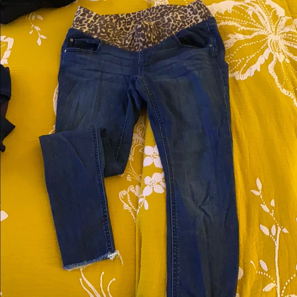 Jessica Simpson MATERNITY skinny jeans